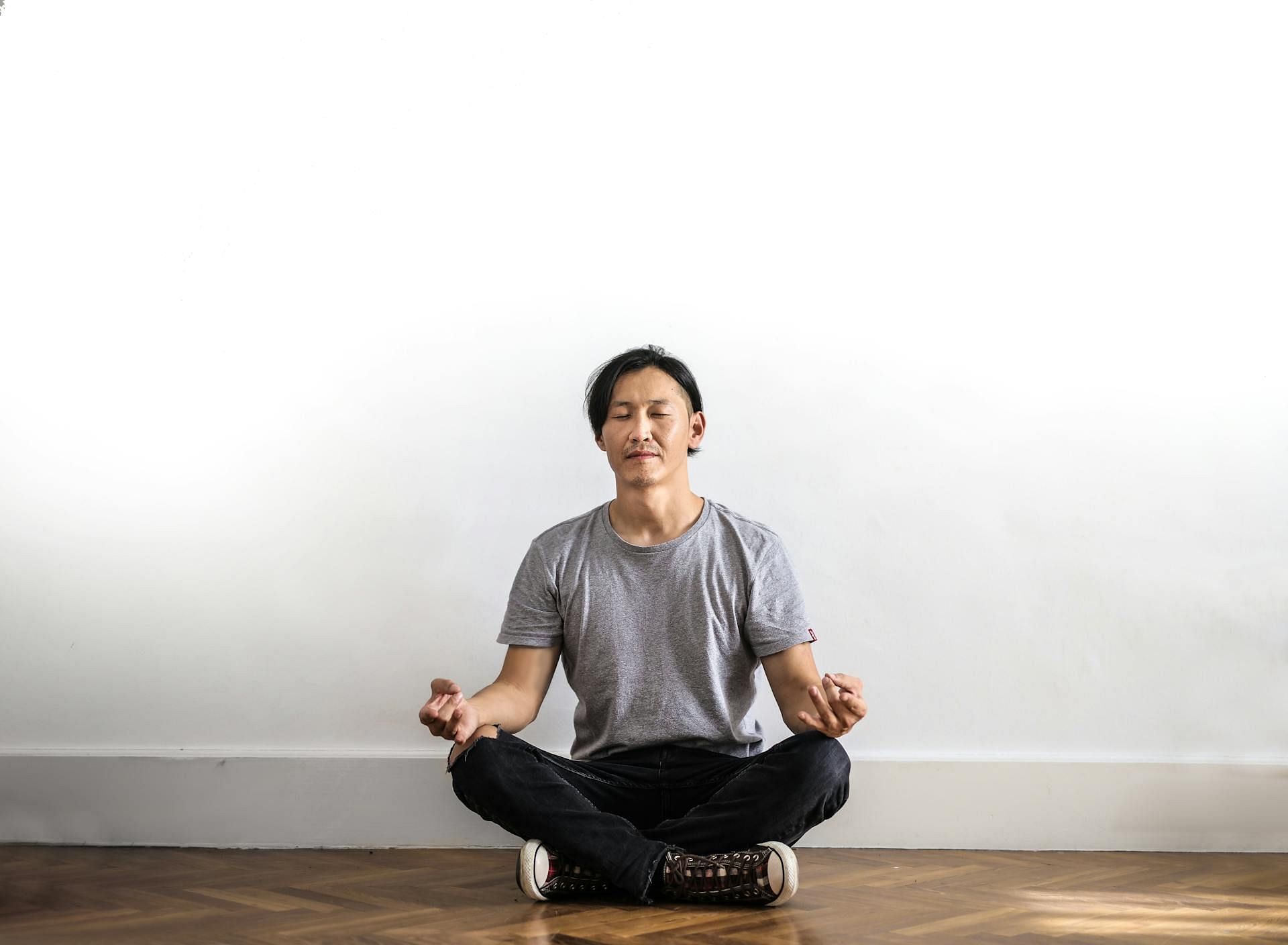 Full moon meditation has numerous health benefits (Image via Pexels/Andrea Piacquadio)